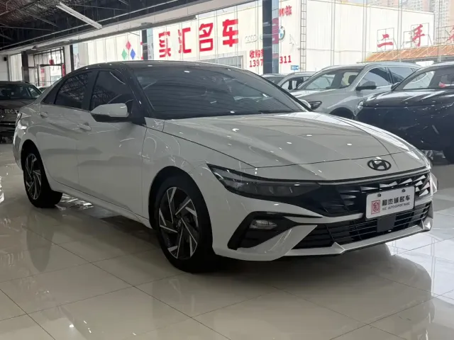 Hyundai Elantra — Фото автомобиля 2