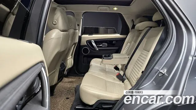 Land Rover Discovery Sport — Фото автомобиля 12