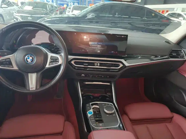 BMW i3 — Фото автомобиля 12