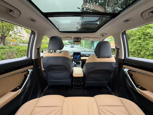 Geely Boyue L — Фото автомобиля 22