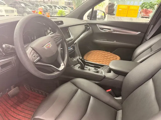 Cadillac Cadillac XT6 2021 2.0T 6-Seater 4WD Trend Edition — Фото автомобиля 6