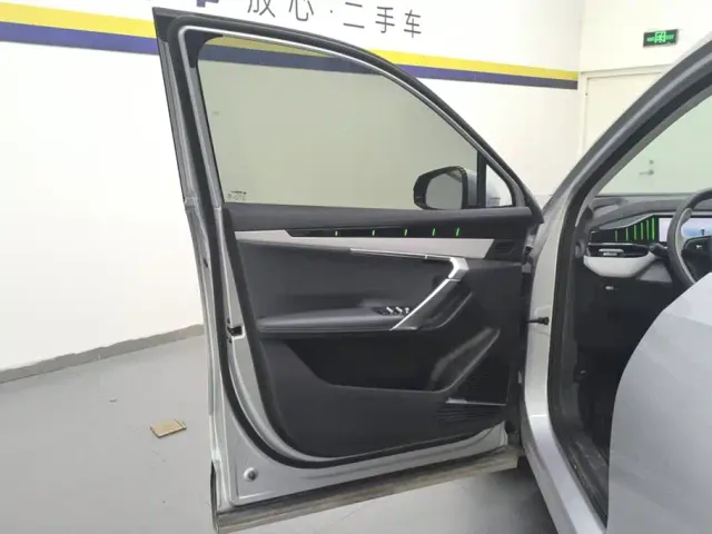 Geely Boyue L — Фото автомобиля 7