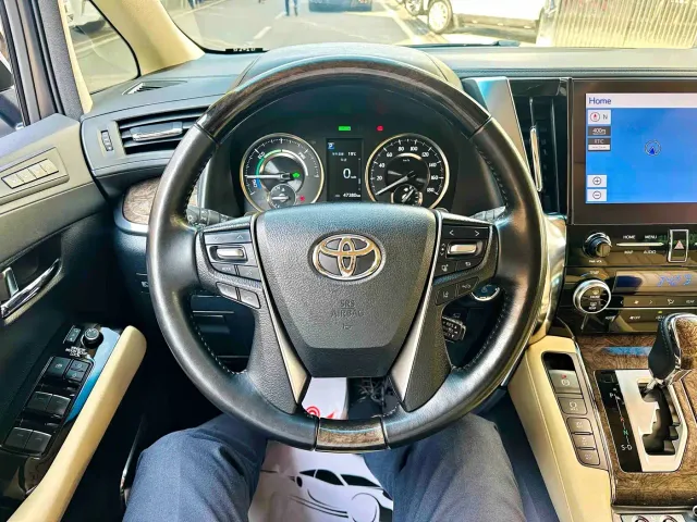 Toyota Alphard — Фото автомобиля 8