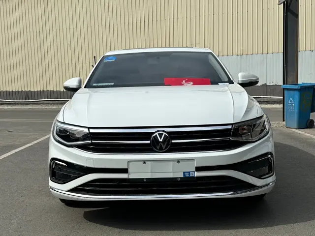 Volkswagen Bora — Фото автомобиля 2