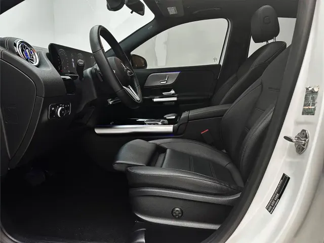 Mercedes-Benz GLA-Class — Фото автомобиля 24