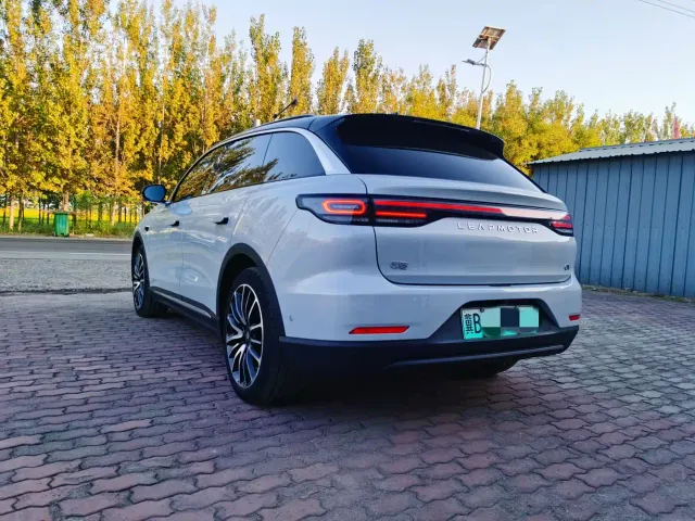 Leapmotor C11 — Фото автомобиля 17