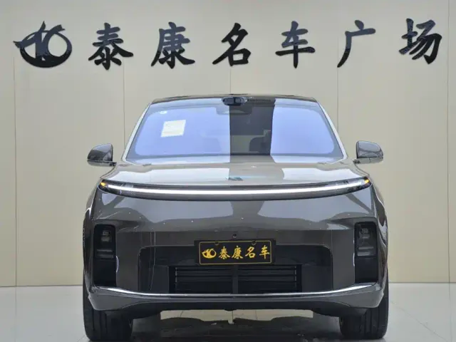 Li Auto L9 — Фото автомобиля 2