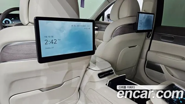 Genesis G90 — Фото автомобиля 16
