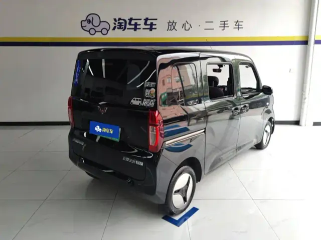 Wuling Zhiguang NEV — Фото автомобиля 3