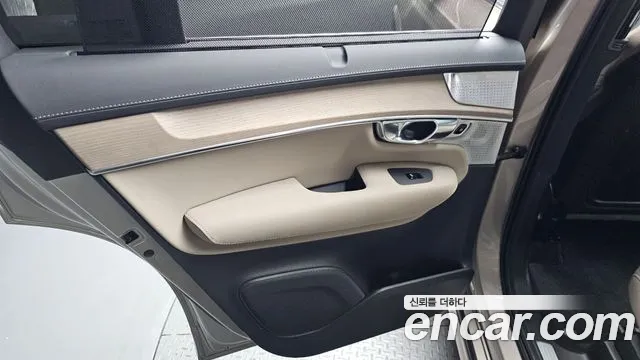 Volvo XC90 Generation 2 — Фото автомобиля 24
