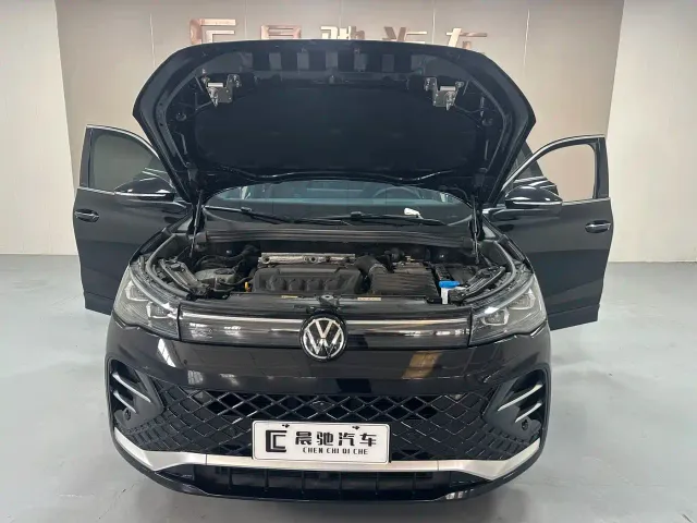 Volkswagen Tiguan L — Фото автомобиля 17
