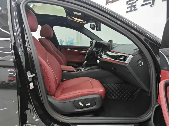 BMW 5 Series — Фото автомобиля 16