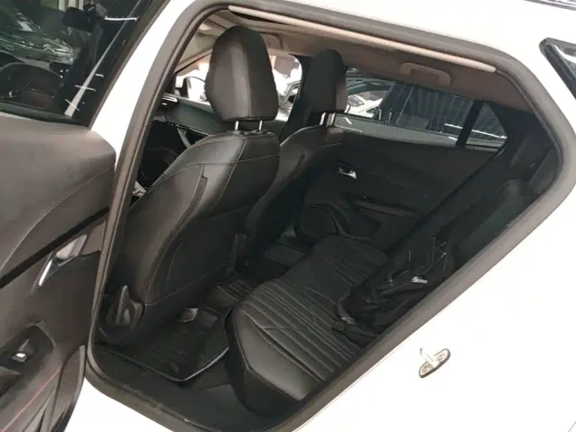Peugeot 2008 — Фото автомобиля 16