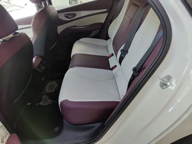 BYD Seal 07 DM-i — Фото автомобиля 16