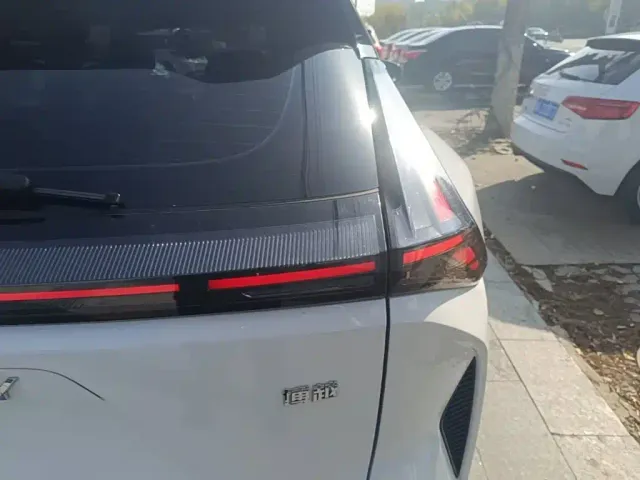 Geely Boyue — Фото автомобиля 7