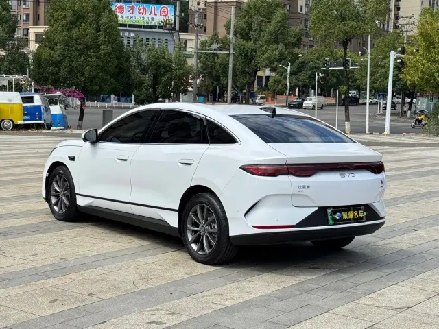 BYD Qin L — Фото автомобиля 7
