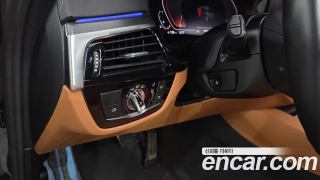 BMW 5 Series G30 — Фото автомобиля 28