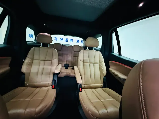 Nio ES8 — Фото автомобиля 13