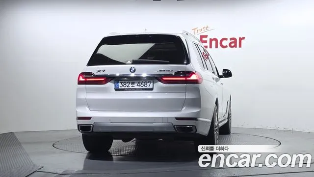 BMW X7 — Фото автомобиля 3