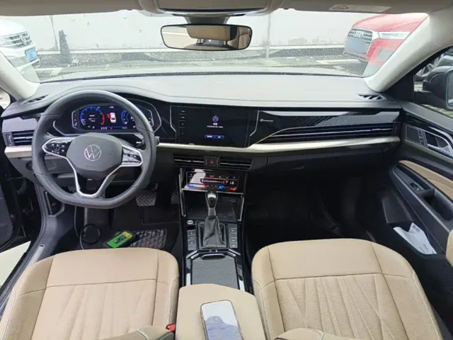 Volkswagen Passat 2023 330TSI Starlight Premium Edition — Фото автомобиля 9