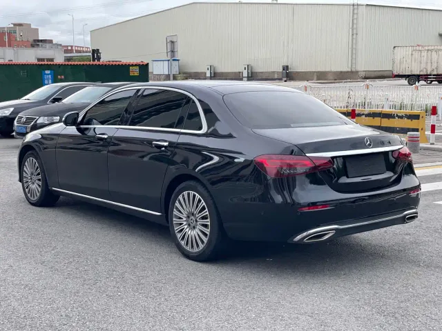 Mercedes-Benz E-Class — Фото автомобиля 9