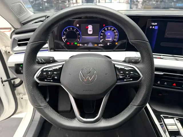 Volkswagen Lamando — Фото автомобиля 4