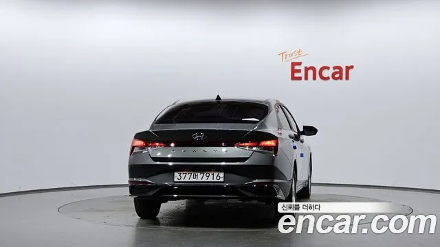 Hyundai AVANTE Avante (CN7) — Фото автомобиля 3
