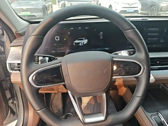 Chery Arrizo 8 — Фото автомобиля 10