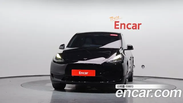 Tesla Model Y — Фото автомобиля 2