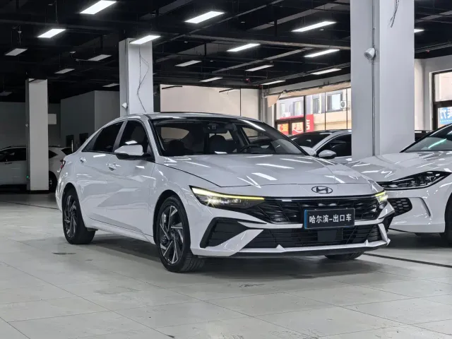 Hyundai Elantra — Фото автомобиля 3