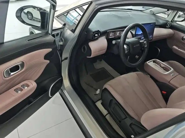 GAC Aion UT — Фото автомобиля 15