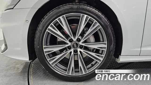 Audi A6 45 TFSI quattro Premium — Фото автомобиля 5