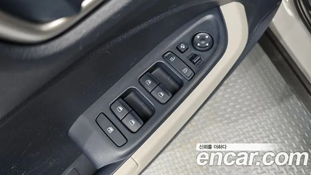 Hyundai Venue — Фото автомобиля 26