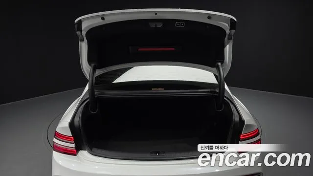 Genesis G80 Бензин 2.5 турбо 2WD — Фото автомобиля 30
