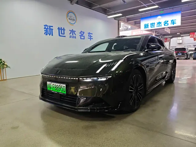Фотография автомобиля — Lynk & Co 10 EM-P