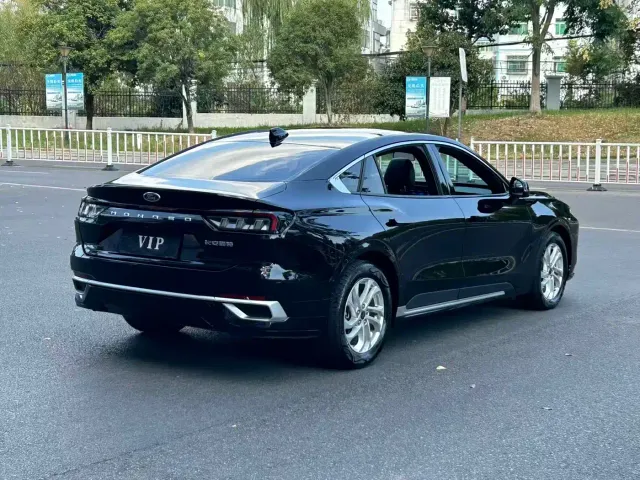 Ford Mondeo — Фото автомобиля 3
