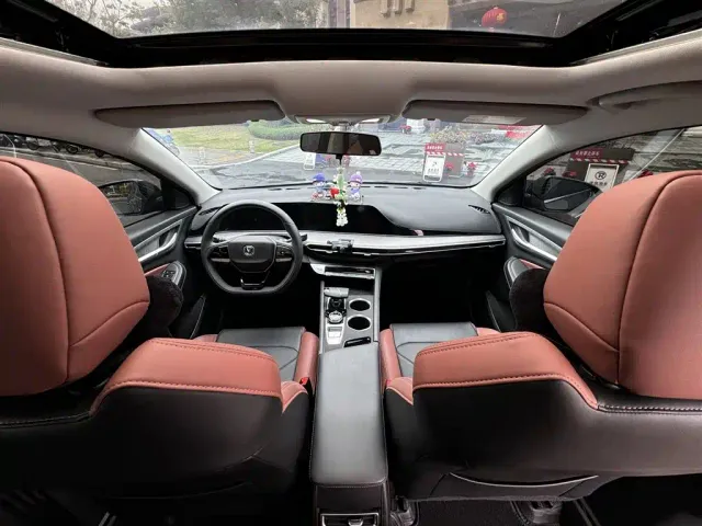 Changan Eado — Фото автомобиля 9