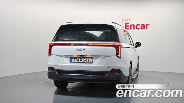 Kia Carnival — Фото автомобиля 4