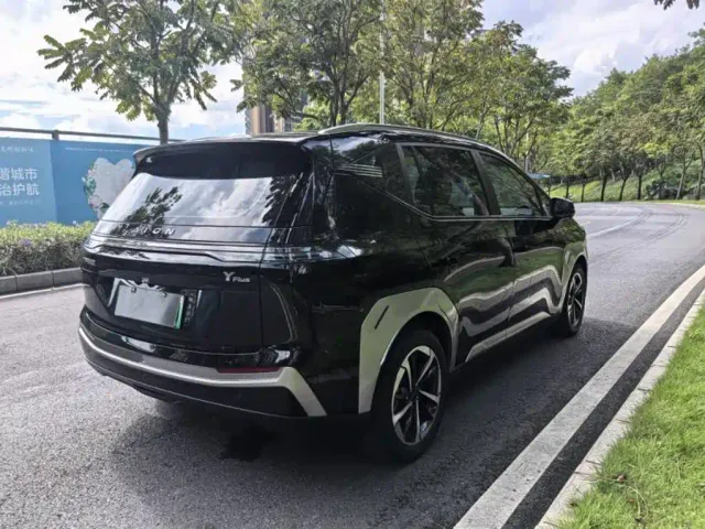 GAC Aion Y — Фото автомобиля 3