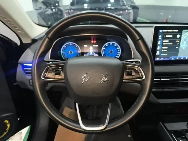 Hongqi E-QM5 — Фото автомобиля 10
