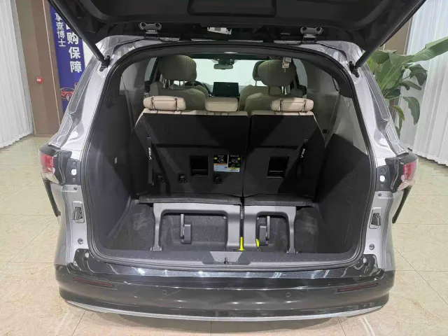 Toyota Sienna — Фото автомобиля 22
