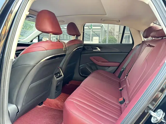 Hongqi H5 — Фото автомобиля 6