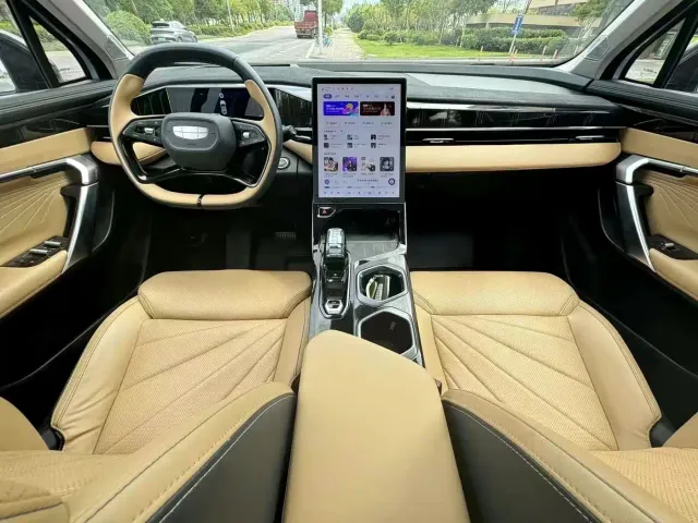 Geely Boyue L — Фото автомобиля 4