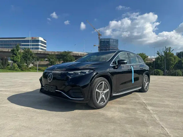 Фотография автомобиля — Mercedes-Benz EQS SUV