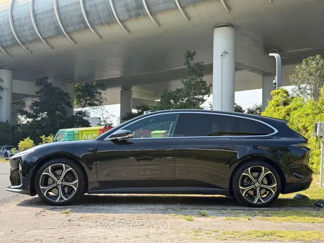 Nio ET5 Touring — Фото автомобиля 4