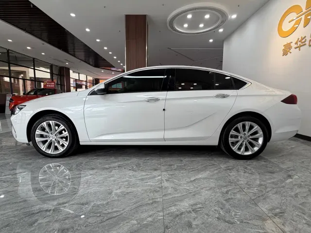Buick Regal — Фото автомобиля 8