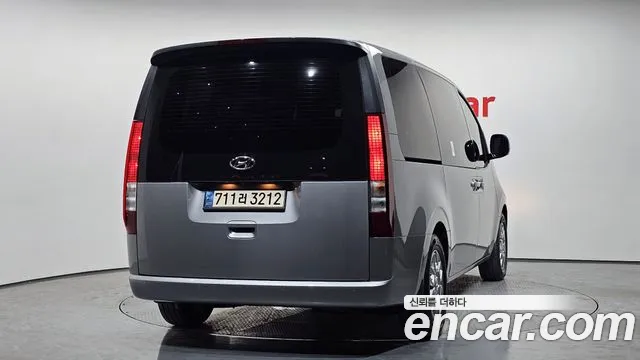 Hyundai Staria Staria L3.5 Tourer 11 мест — Фото автомобиля 4