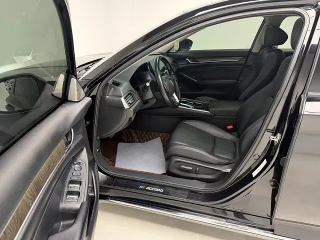 Honda Accord — Фото автомобиля 11
