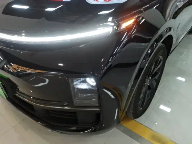 Li Auto L8 — Фото автомобиля 23