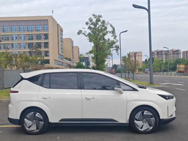 Hycan Z03 — Фото автомобиля 19